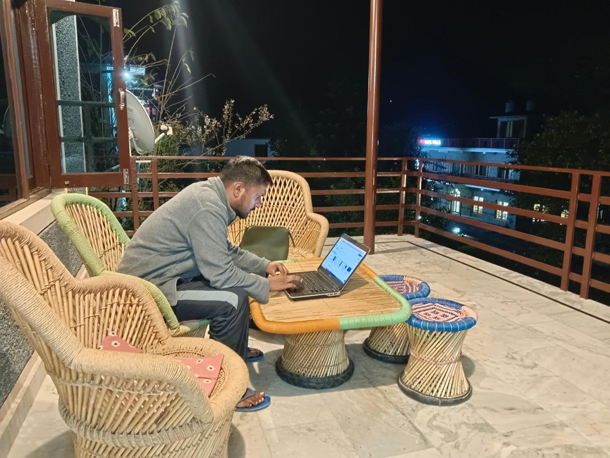 Aditya Homestay Bir-Billing Surrounded By Mountains Exterior foto