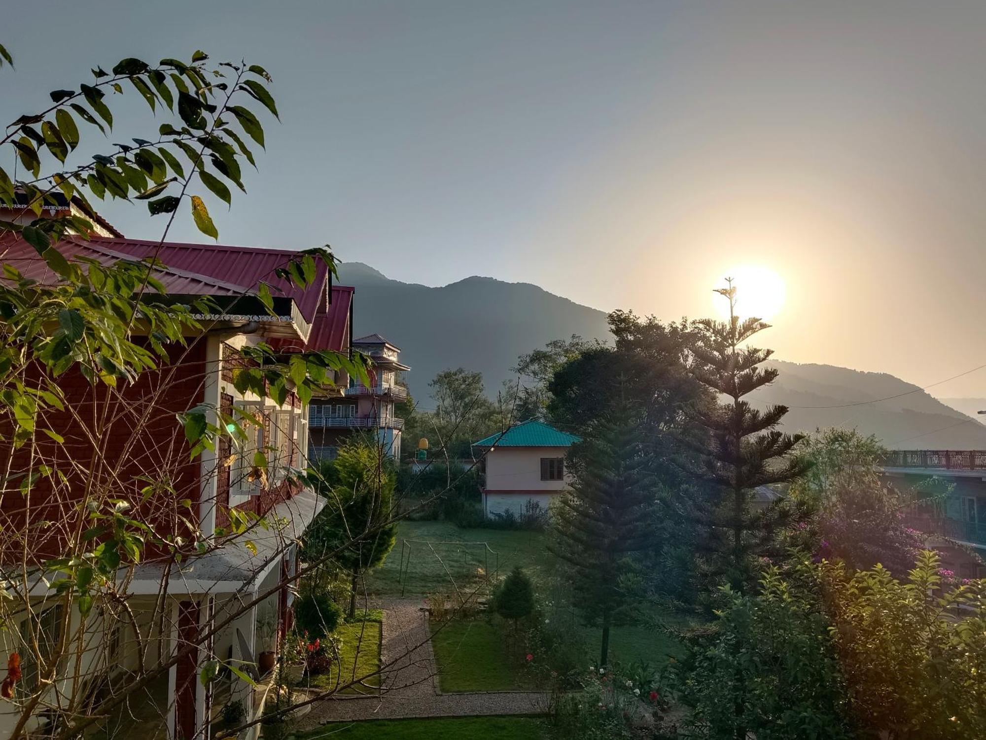 Aditya Homestay Bir-Billing Surrounded By Mountains Exterior foto